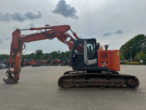 Hitachi Zaxis 225 USLC - Image 3
