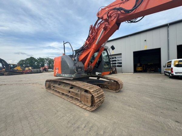Hitachi Zaxis 225 USLC - Image 13