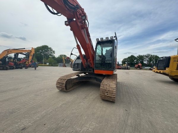 Hitachi Zaxis 225 USLC - Image 15