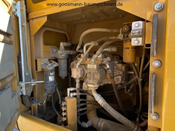 CAT 323E – Bild 9