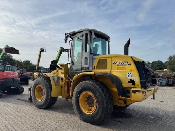 New Holland W110B - Image 2