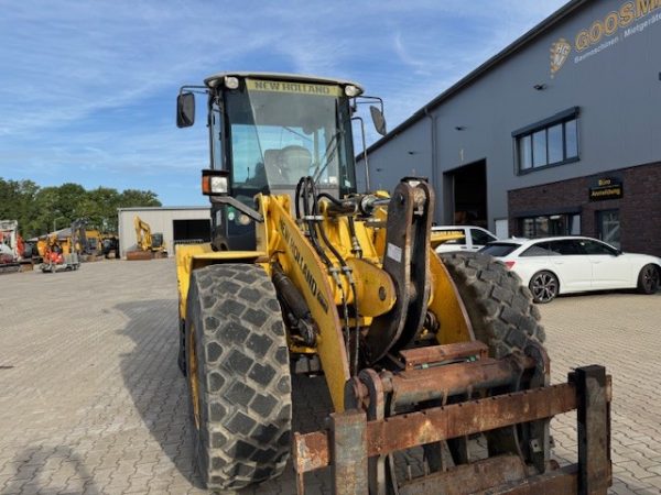 New Holland W110B - Image 6