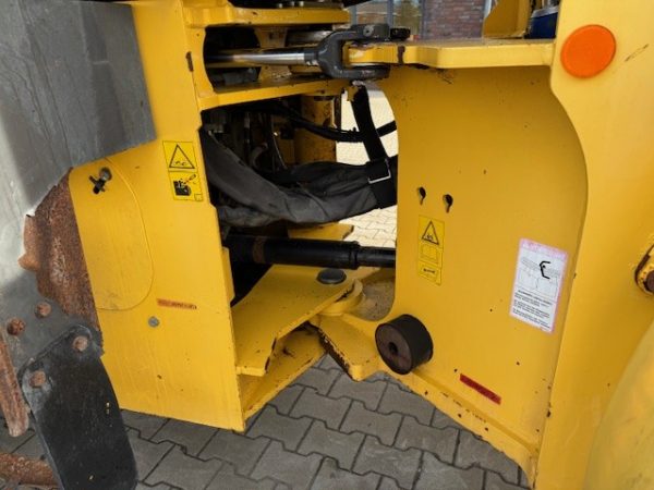 New Holland W110B - Image 9