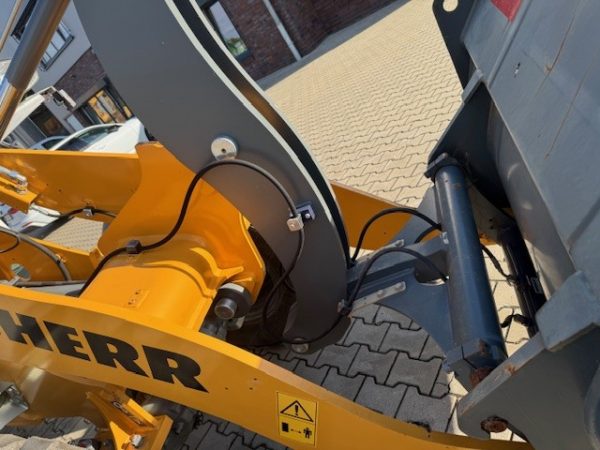 Liebherr L504 Compact – Bild 6