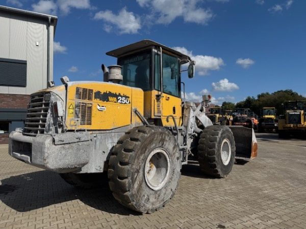 Komatsu WA250-5 – Bild 8