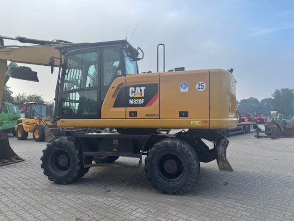 CAT M320 F Breitreifen – Bild 3